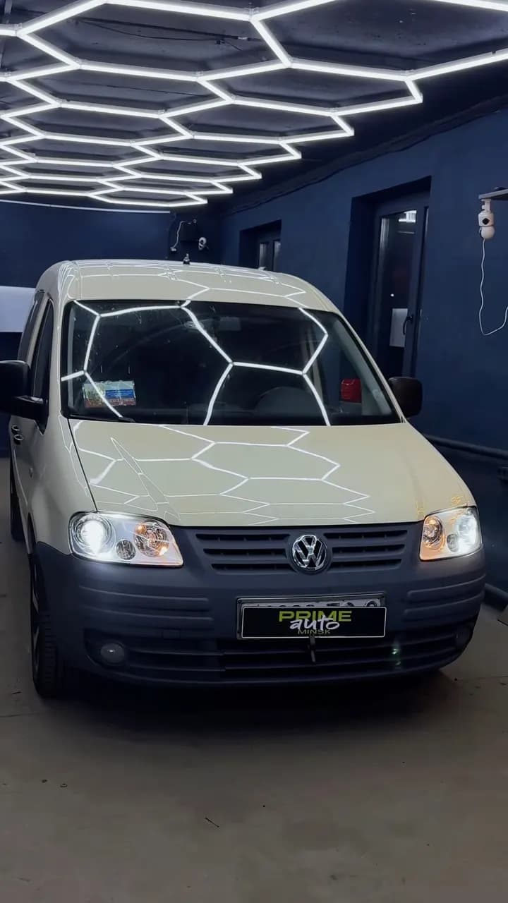 Volkswagen Caddy: установили bi-led модули