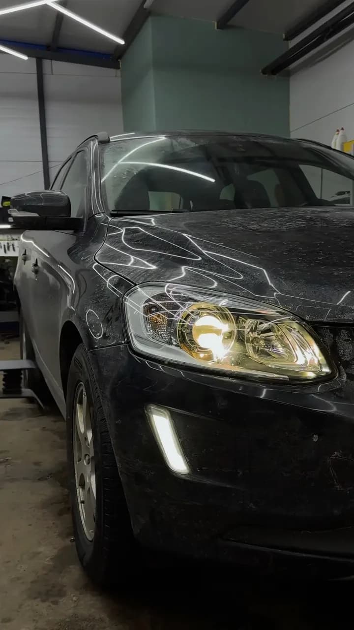 Volvo XC60: установили bi-led модули, отшлифовали и отполировали фары, оклеили полиуретановой плёнкой