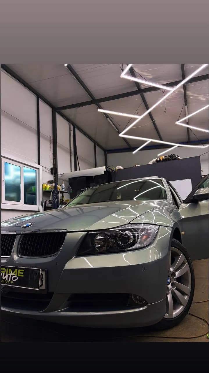 BMW E90: установили bi-led модули, поставили новые стёкла, отполировали и оклеили противотуманки, оклеили фары защитной плёнкой