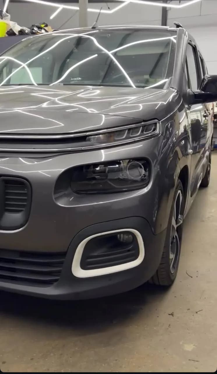 Citroen Berlingo: установили bi-led модули, отполировали и оклеили фары защитной плёнкой