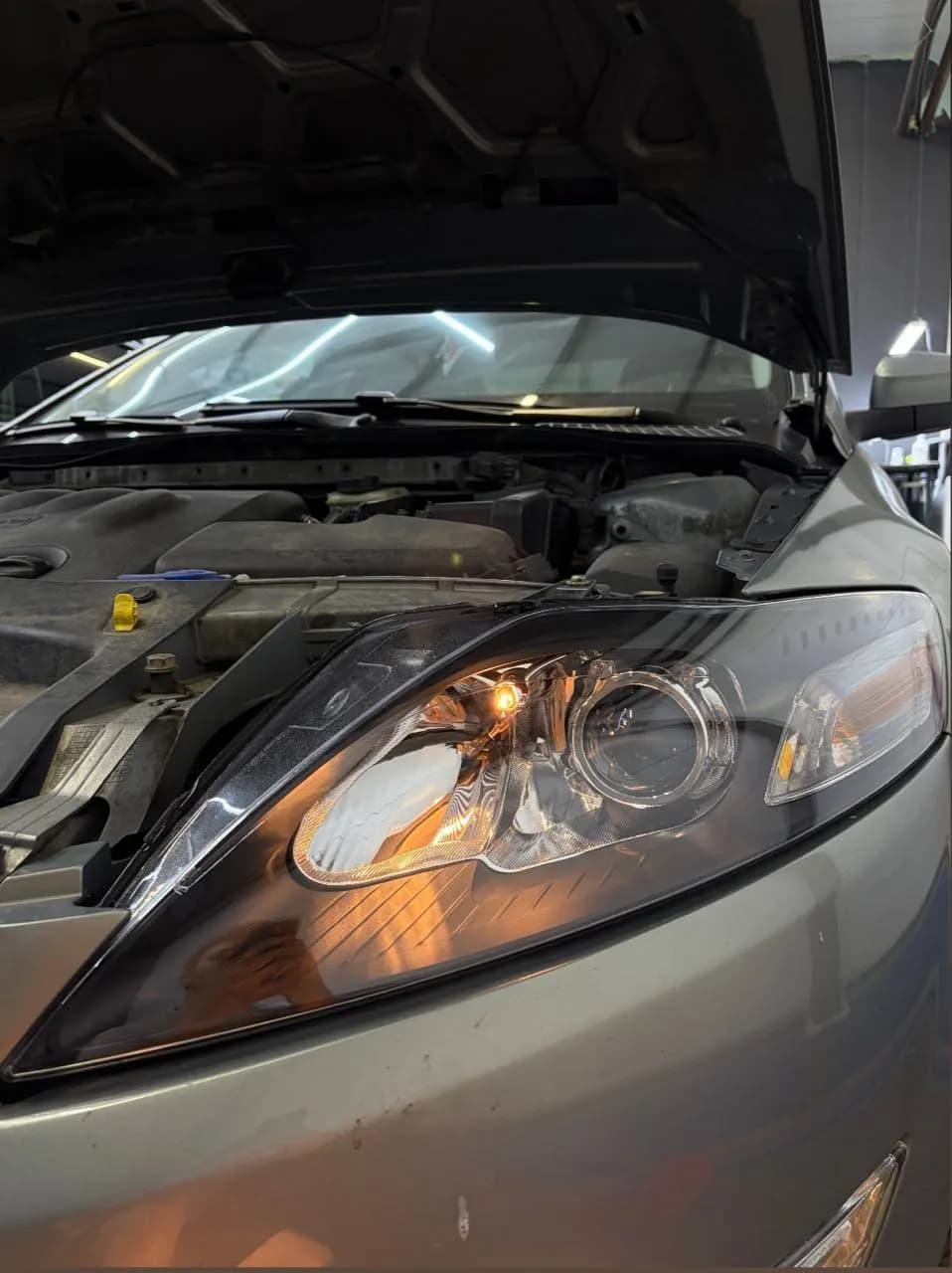 Ford Mondeo: установили bi-led модули, отполировали и оклеили фары защитной плёнкой