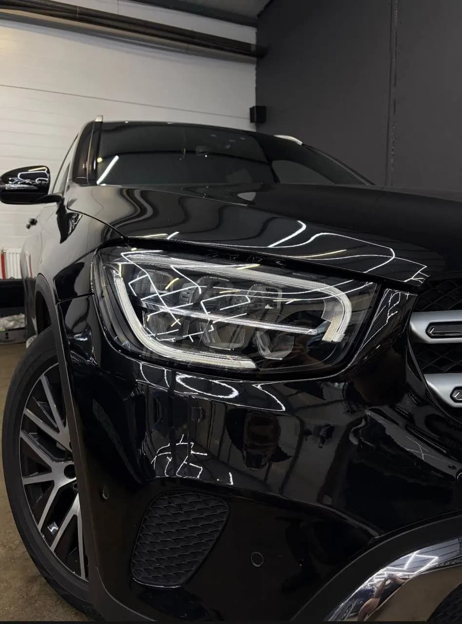 Mercedes GLC: разобрали фару и почистили стекло изнутри