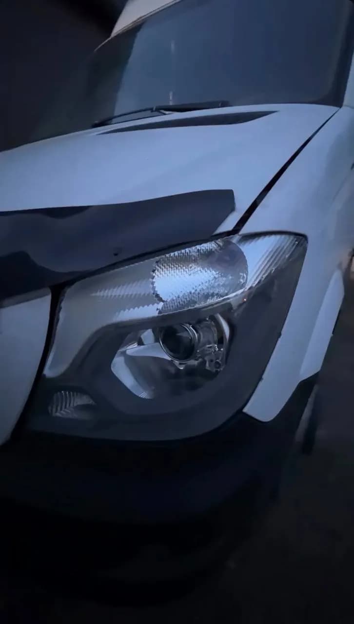 Mercedes Sprinter: установили bi-led модули, отполировали и оклеили фары защитной плёнкой